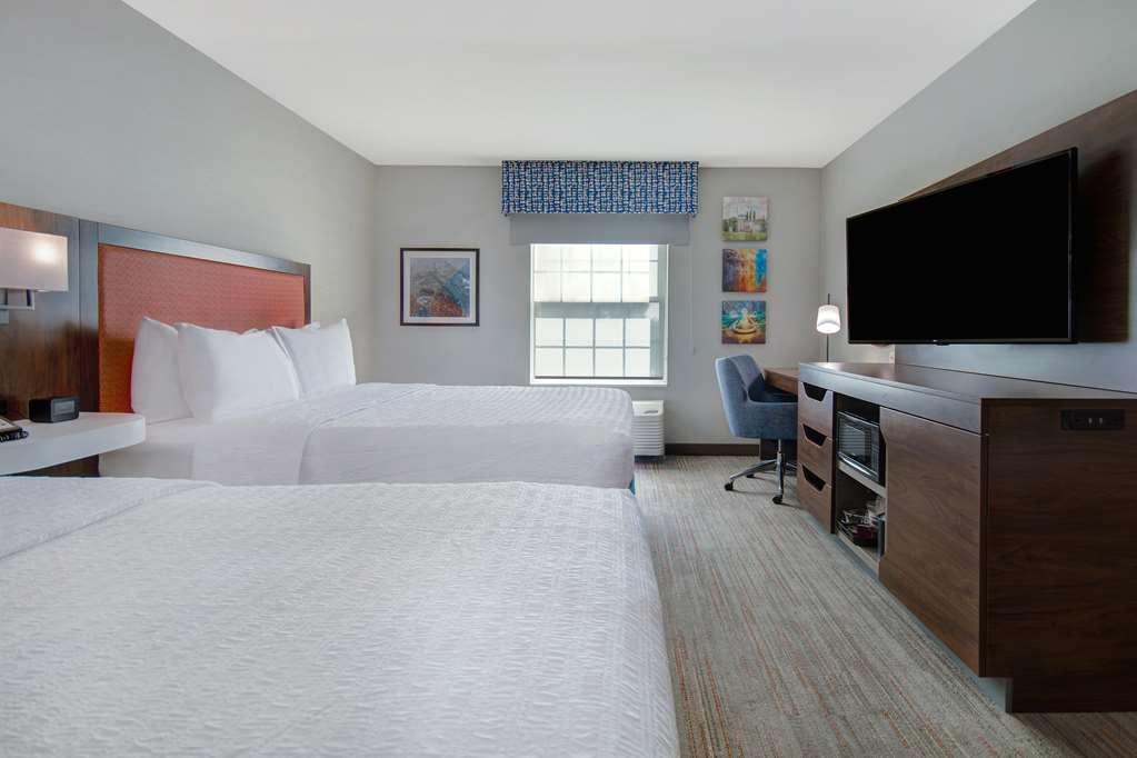 Hampton Inn & Suites Йонкърс Стая снимка
