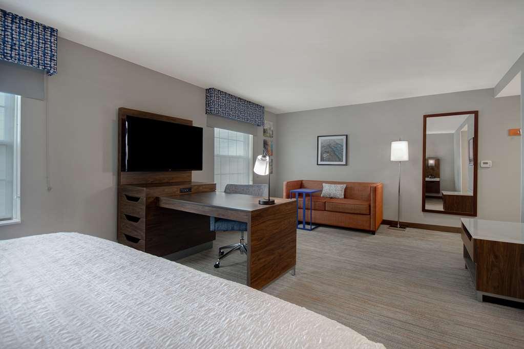 Hampton Inn & Suites Йонкърс Стая снимка