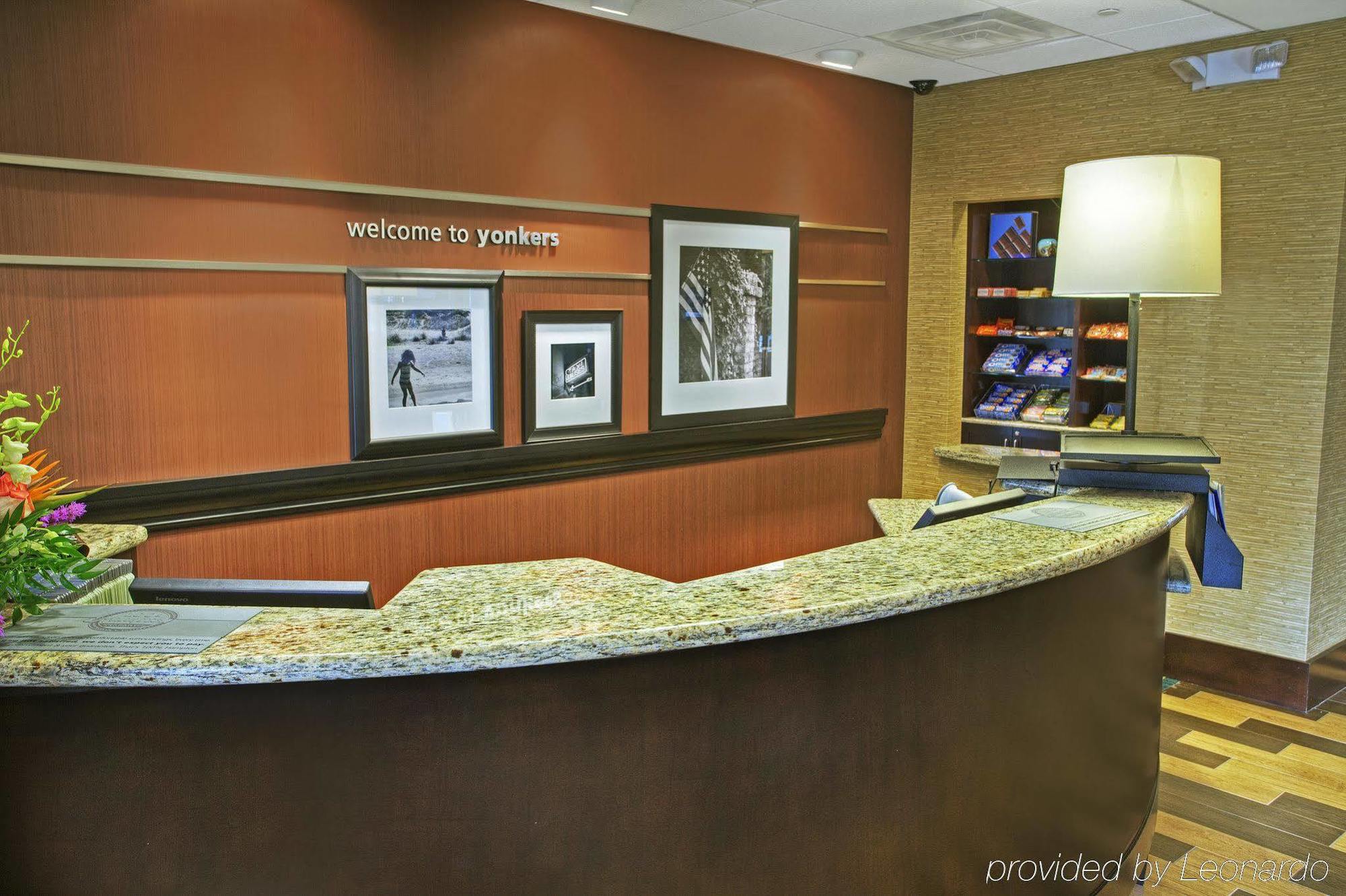 Hampton Inn & Suites Йонкърс Интериор снимка